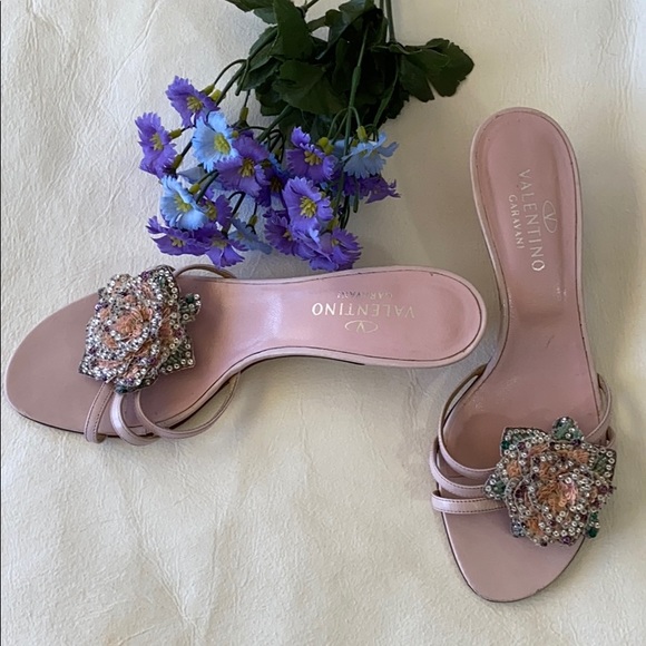 Valentino Garavani Shoes - Valentino Garavani Sandal  Rockstud Flower EUC 7